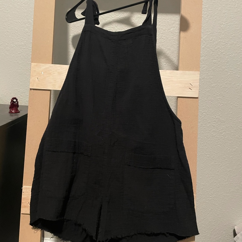 Billabong romper size small
